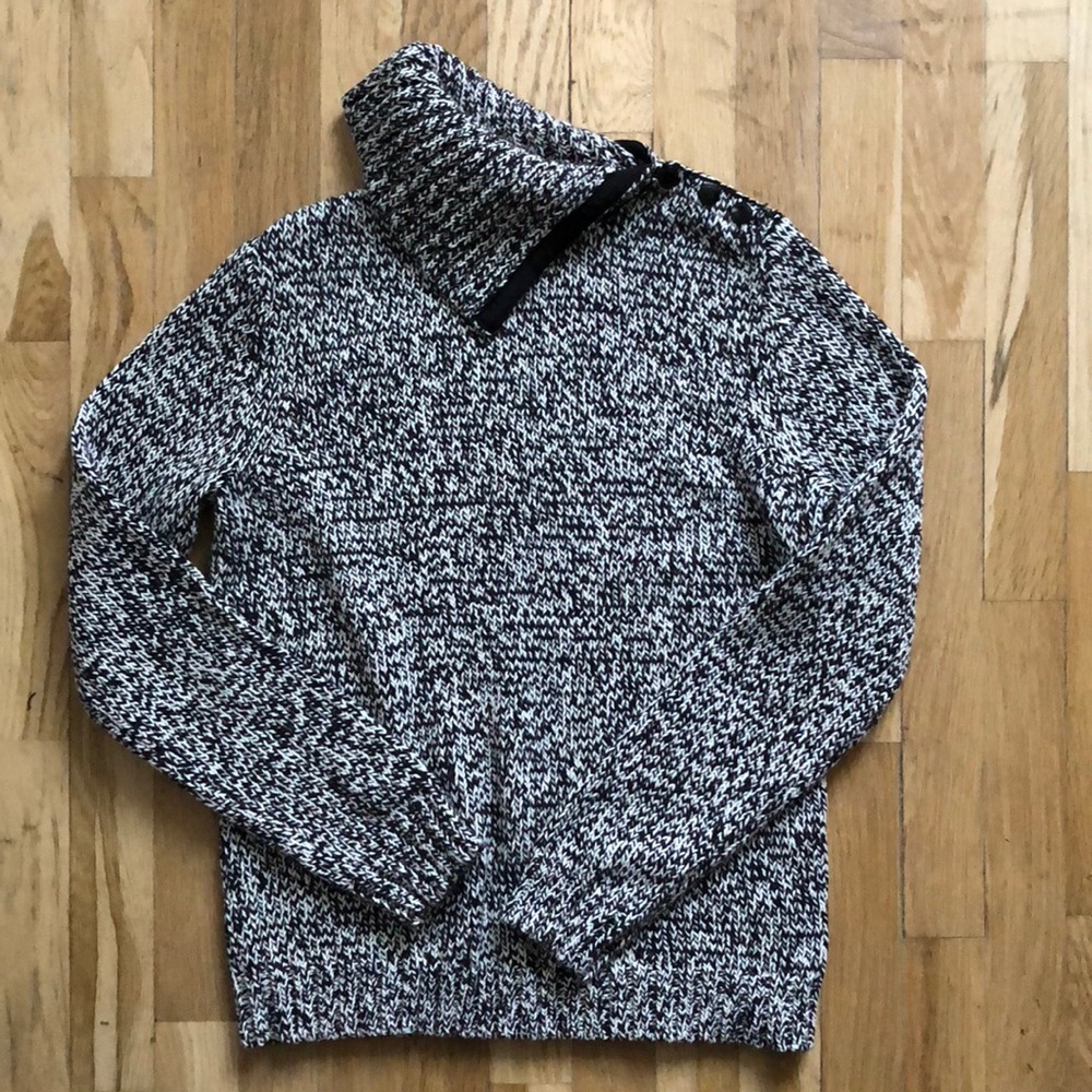 Great sweater with button detail